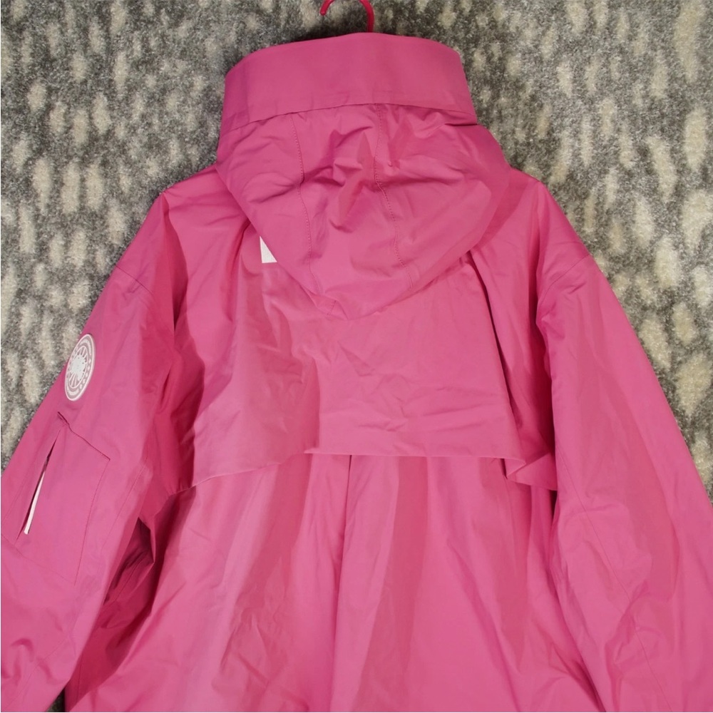 Canada Goose Women's Mordaga Rain Jacket in Summit Pink Size Medium 8801L1 $970 - Picture 9 of 16